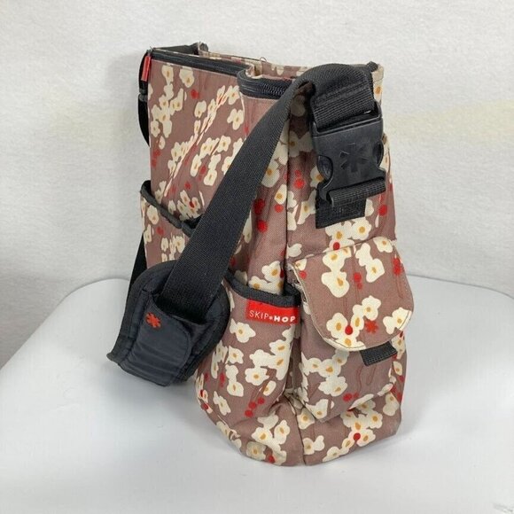 Skip Hop Cherry Blossom Print Messenger Diaper Bag - Picture 4 of 10